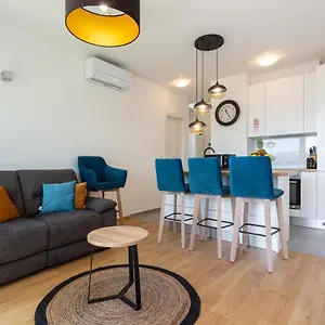 Lauretta Apartment